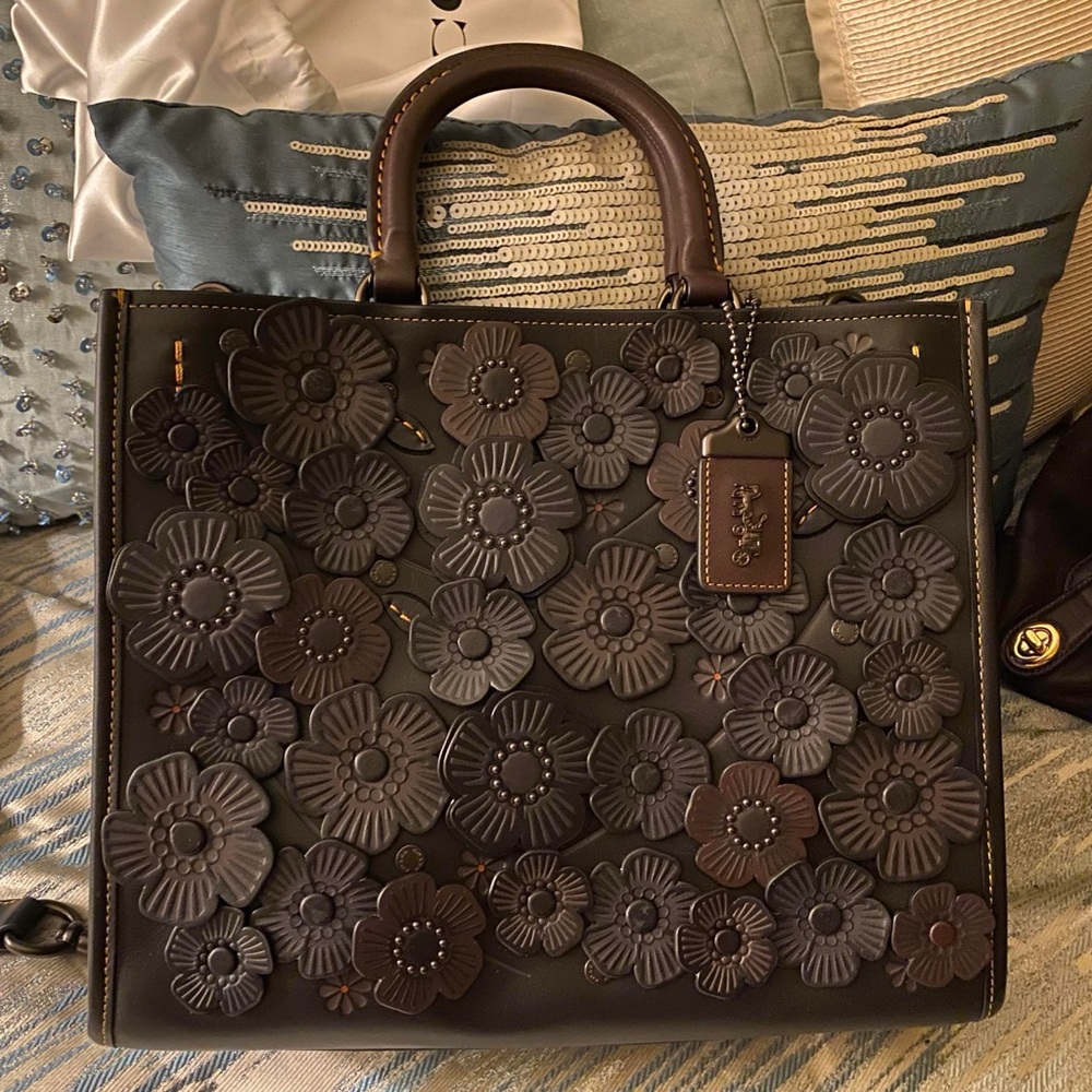 Coach Tea Rose 30 Colorblock V5/Black Multi (Oxblood)